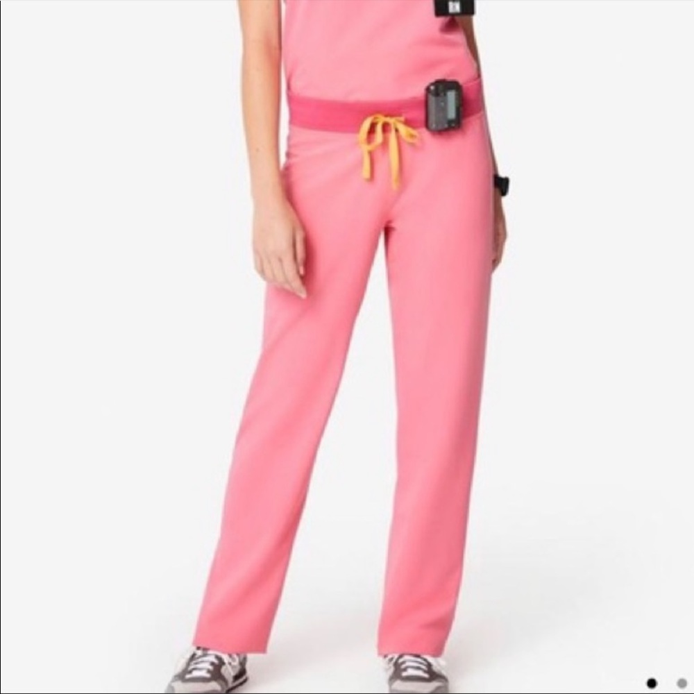 Figs Livingston style scrub pants in Neon Pink